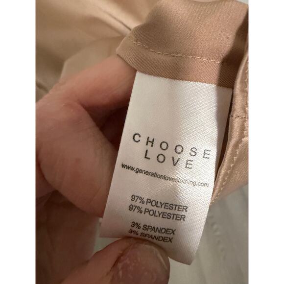 Generation Love Women's Medium Latte Beige Sleeveless Dallas Chain V-Neck Top - Picture 6 of 8